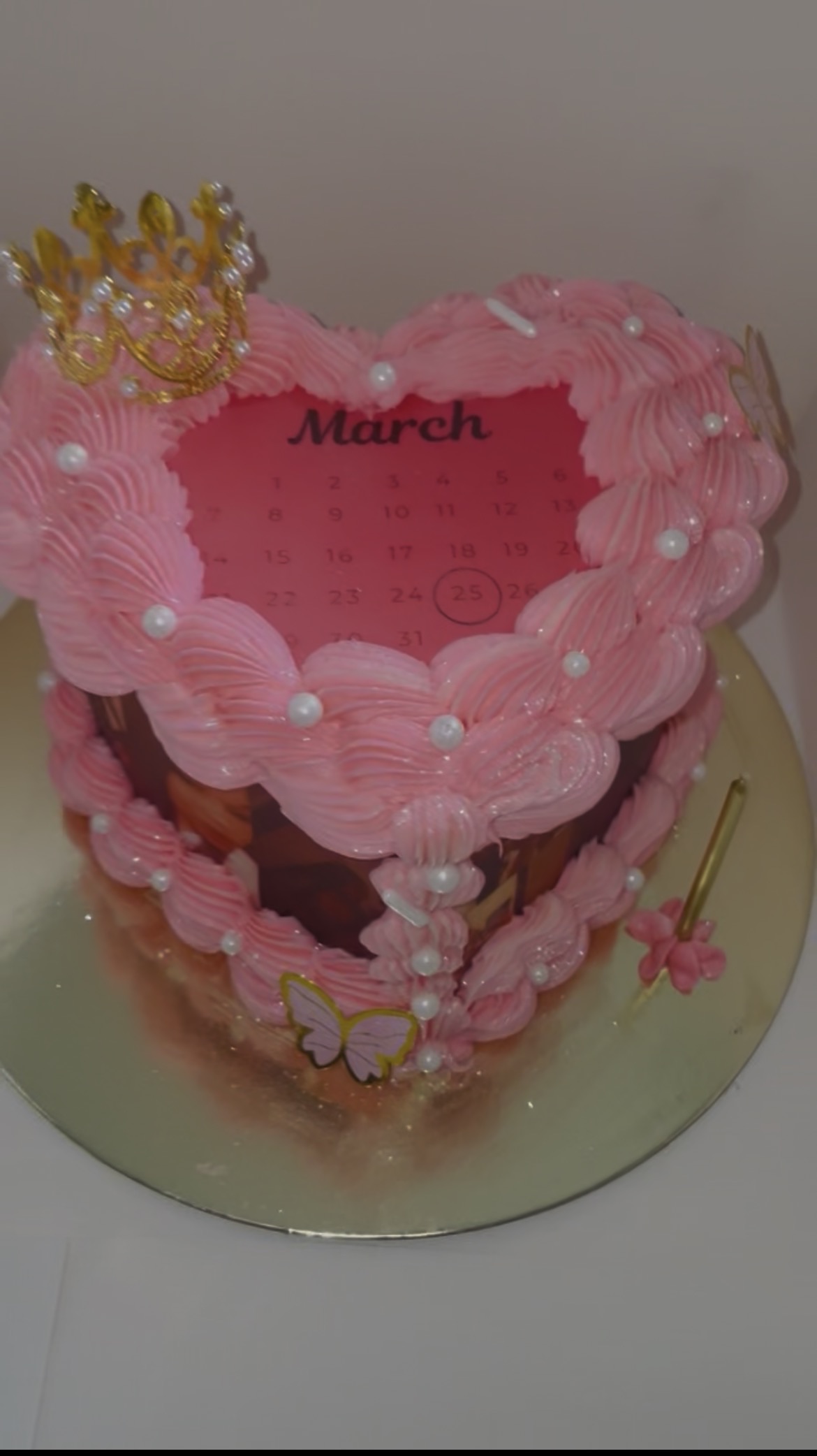 Calender Heart Shaped Cake