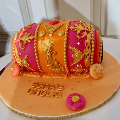  **Custom Cake Orders**