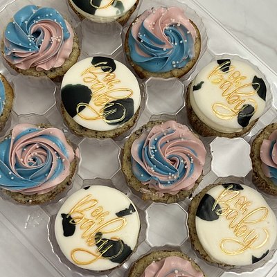 Custom Cupcakes 