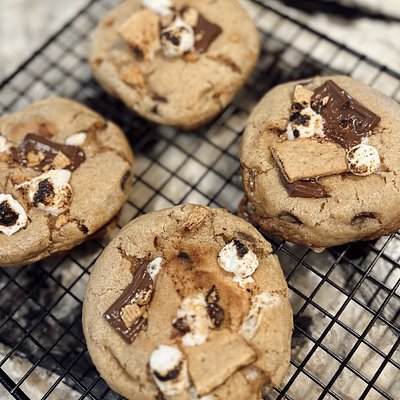 HERSHEY STUFFED SMORES COOKIE