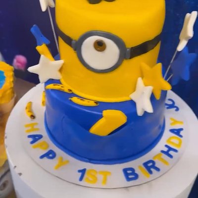 Minions Theme Cake