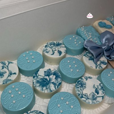 Custom Chocolate Covered Oreos