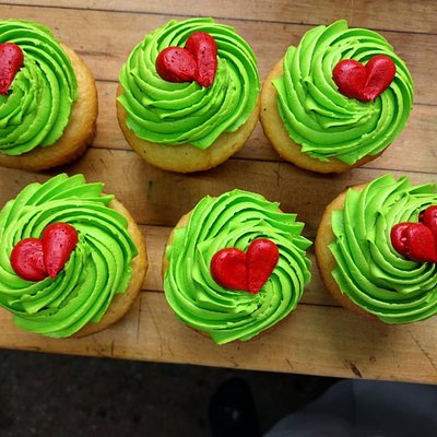 Grinch Heart Cupcakes