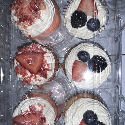 Build Your Own 🧁 (Sold By The Dozen)