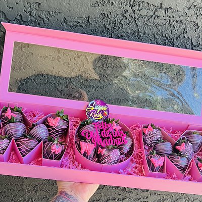 MOM CHOCOLATE COVERD STRAWBERRIES 