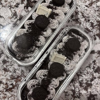 Cookies N’ Cream Mini Cake