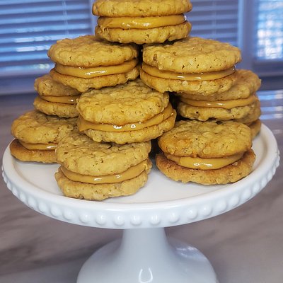 Peanutbutter Oatmeal Sandwitch Cookies (1 dozen)