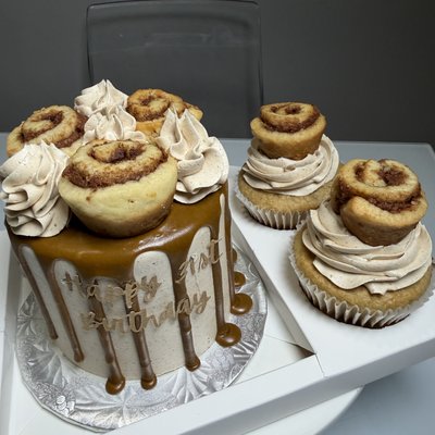 4” Cake & 2 Cupcakes 