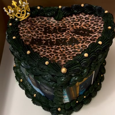 10” Heart Cake