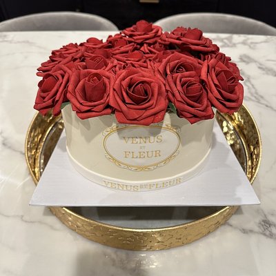 9” Venus Et Fleur Custom Cake 