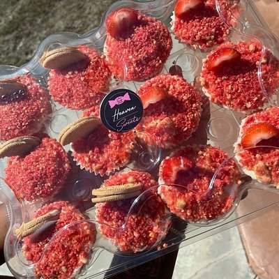 Specialty Dozen(12) Cupcakes 