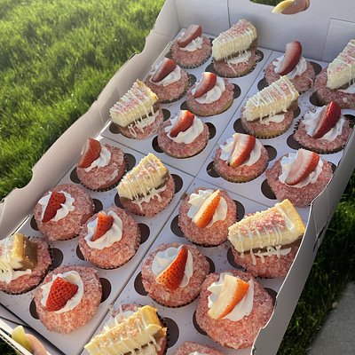 Cheesecake Crunch Cupcakes 
