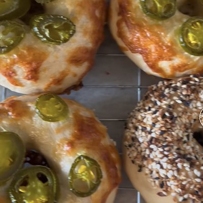 Jalapeño Cheddar Bagel