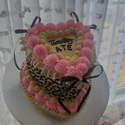 6” Heart Cake