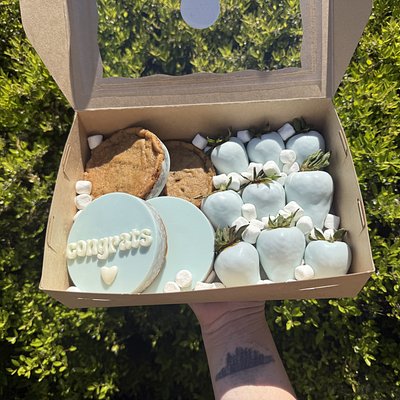 Cookie & Berry Box
