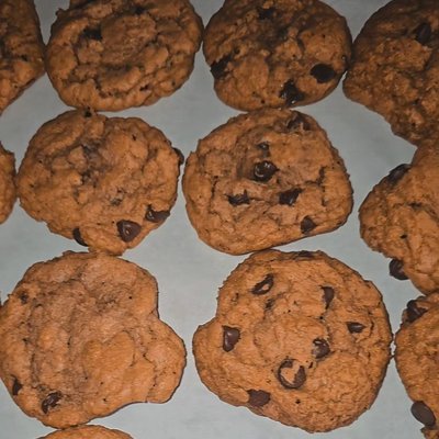BROWN BUTTER CHOCOLATE CHIP COOKIES 