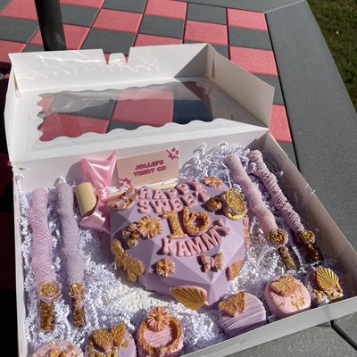 Breakable Heart 1 Dozen Strawberry's