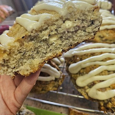 White Chocolate Raspberry Scones - 8 Pack