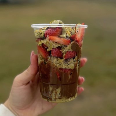 Dubai Strawberry Cup 12 Oz