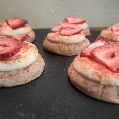 Strawberry Milkshake Cookie (Standard 6-Pack) 