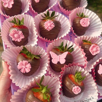 Strawberries Dozen