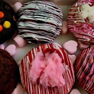 Cupids Cravings Box 1/2 Dozen