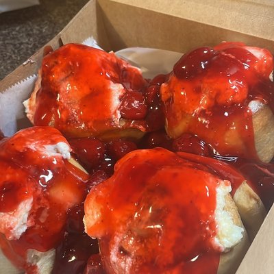 Strawberry Cream Cinnamon Rolls