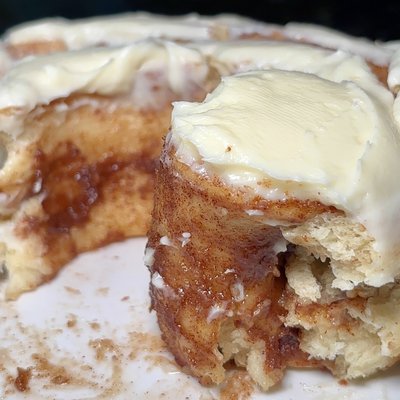Cinnamon Rolls w/ Cream Cheese Frosting