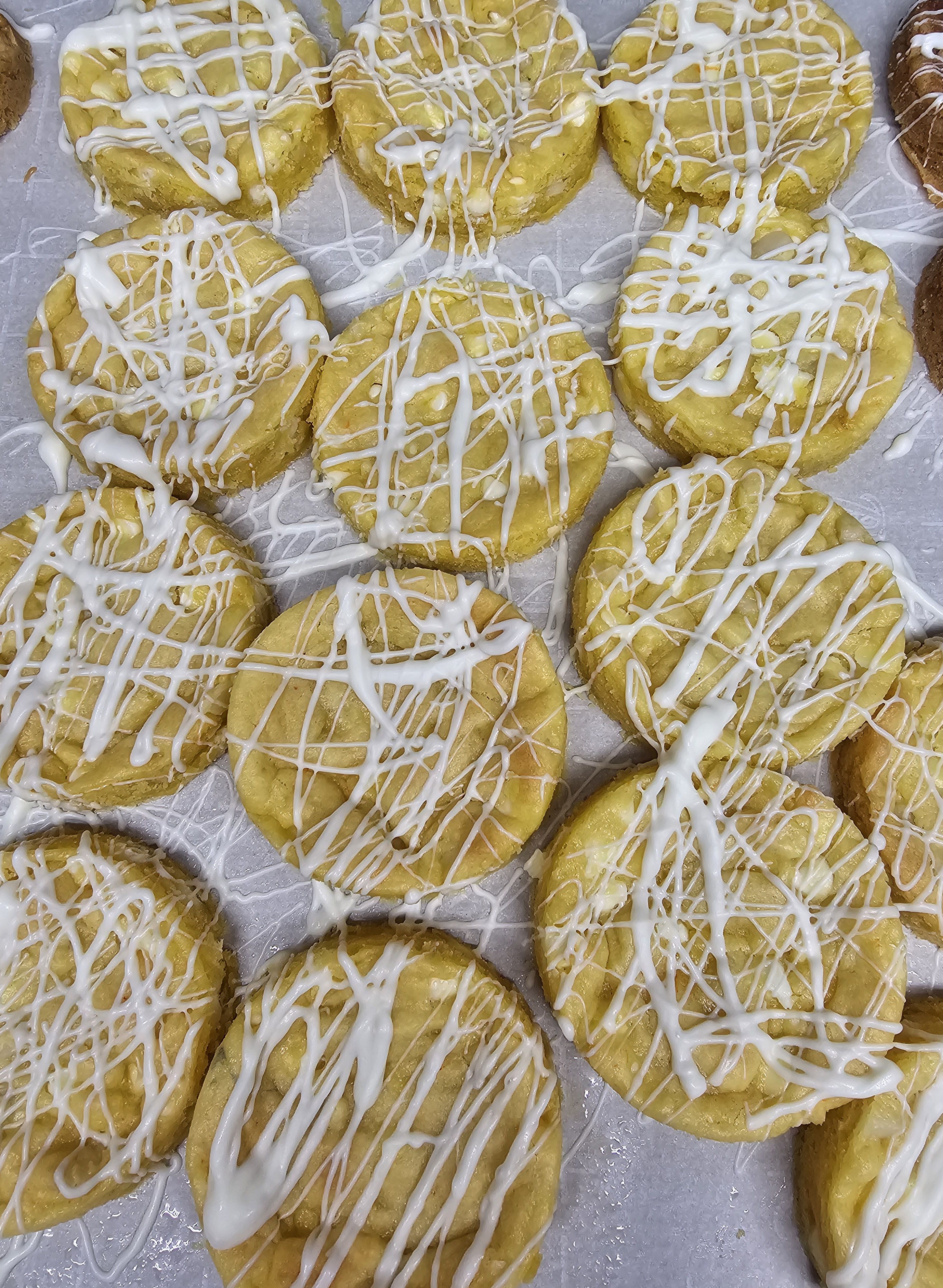 White chocolate macadamia nut cookie