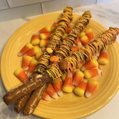 Halloween Chocolate Dipped Pretzel