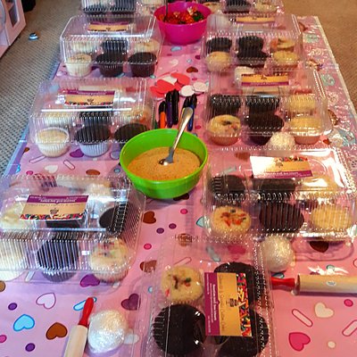 Cupcake Decorating Party