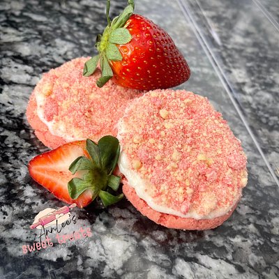 Strawberry Crumble  - 1 Dozen