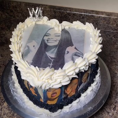 Heart Cake 8inch ( Click For More Details)