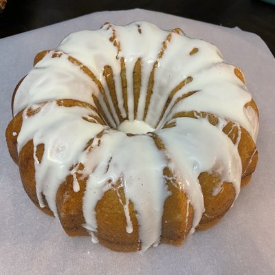 Cinnamon Roll Pound Cake 