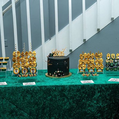 Signature Glam Treat Table