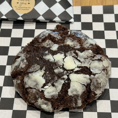 Sourdough Chocolate Crinkle Cookie