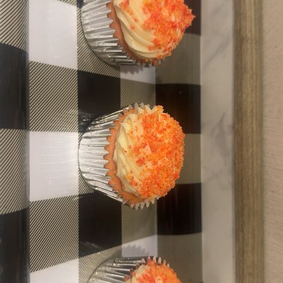 Strawberry Crunch Cupcake 