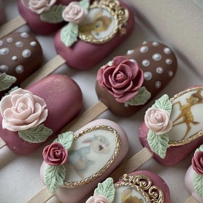 Signature Cakesicles