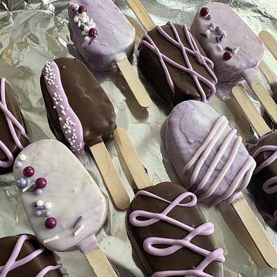 Cakesicles 