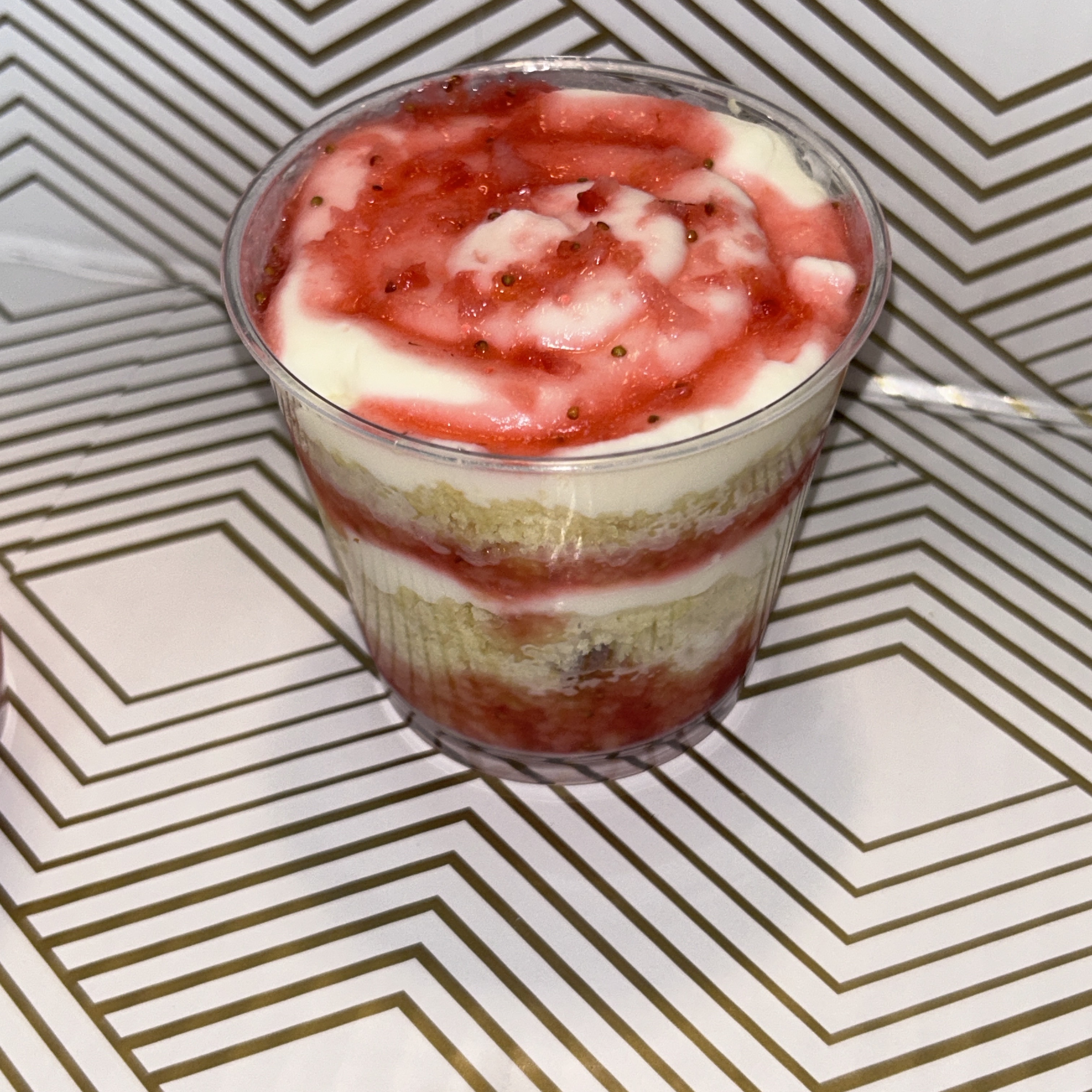 🥃 Strawberry Dream Cup - LOCAL ONLY