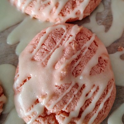 Strawberry W/ Cream Cheese 