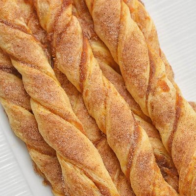 🍁Pumpkin Twists (10 count)
