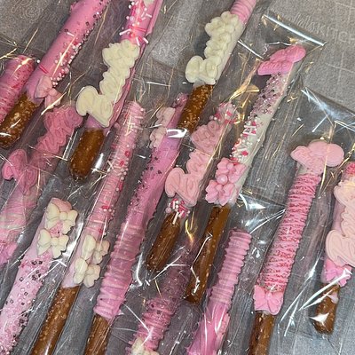 🍫 Dipped Pretzel RODS🥨 