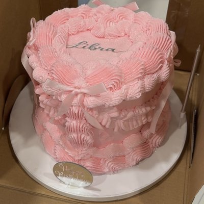 6” Round or Heart Cake/ 2-Layers (Serves 10-12 | Custom Design Included)