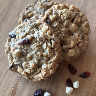Oatmeal Cranberry White Chocolate Cookies (6 Count)