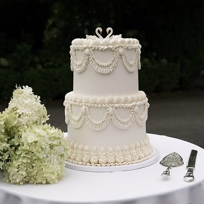 2 TIER CAKE 6INCH & 8INCH - Detailed / luxury (vintage piping, pearls, florals, etc.)