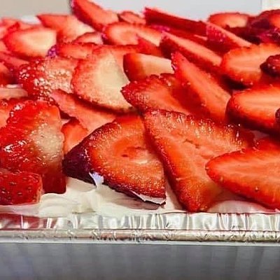 Strawberry Dump Cake Pan (feeds 15-20)