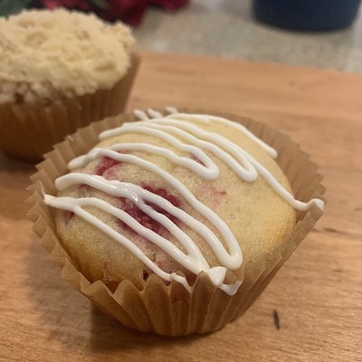 White Chocolate Raspberry Muffin (6)