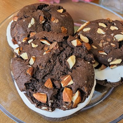 Rocky Mountain Road Sandwich Cookies