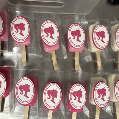 Cakesicles